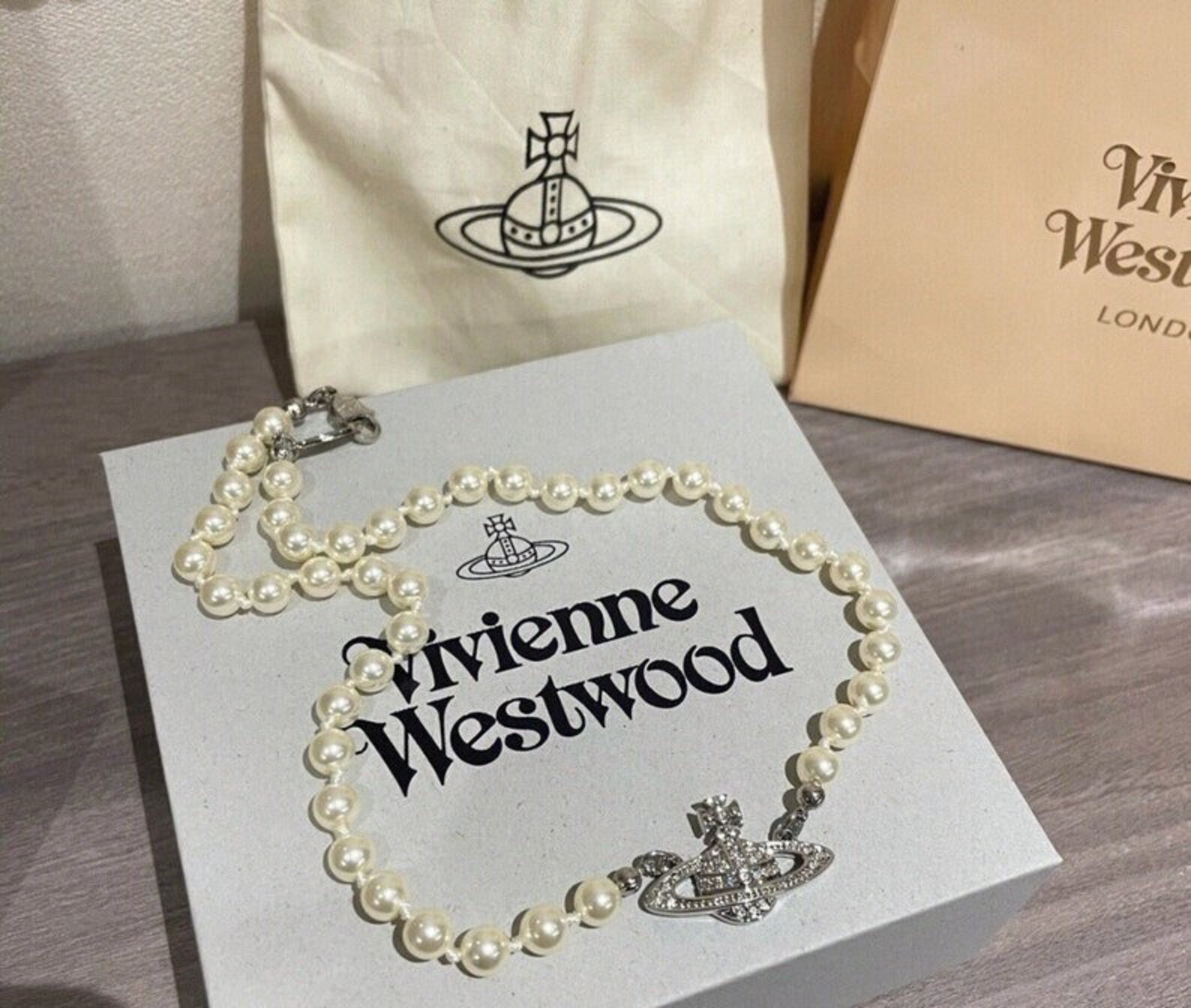 Vivienne Westwood necklace dupe