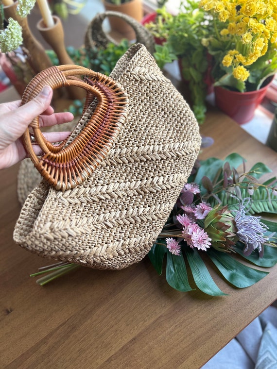 Raffia Tasche, Bambus Henkel Tasche, Strohtasche, Hkeltasche, Geschenk fr  Mama, Handgemachtes Geschenk, Strandtasche, Boho Tasche, Sommertasche,  Strandtasche, Korbtasche - Etsy sterreich