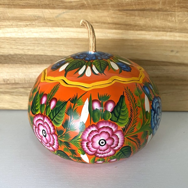 Beautiful Hand Painted Gourd Box From Olinala / Lacquered Gourd /Mexican Folk Art