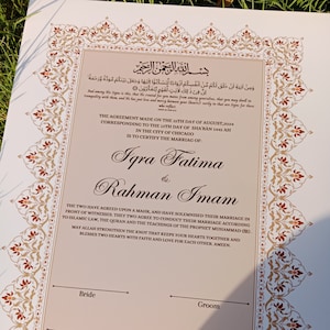 Nikkah-Urkunde mit Federstift und Goldrahmen, Nikkah-Urkunde, Nikkahnama, Muslimische Heiratsurkunde, A4/ A3-Urkunde.  P20