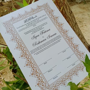 Nikkah-Urkunde mit Federstift und Goldrahmen, Nikkah-Urkunde, Nikkahnama, Muslimische Heiratsurkunde, A4/ A3-Urkunde P2