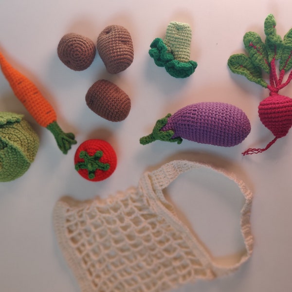 Knitted vegetables set