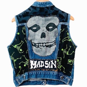 Levi’s Y2K Psychobilly Punk Rock/Ska Patched Denim Vest Jacket Skulls Bats Macabre Denim