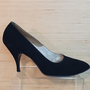 Pump - Black Suede 1960s