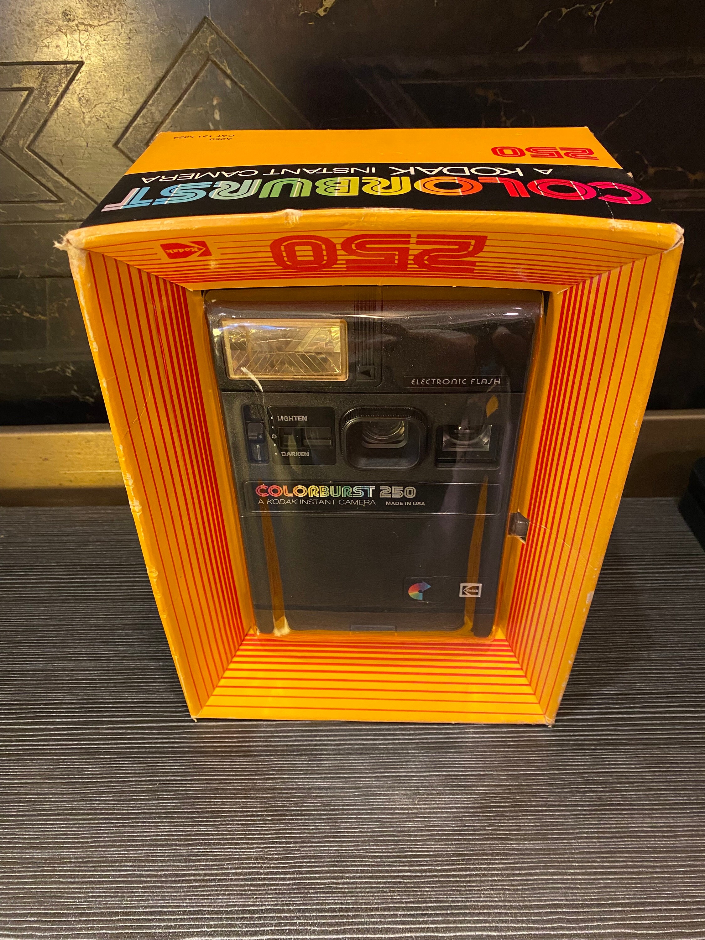 Cámara instantánea Kodak Colorburst 250 de 1970 NUEVA EN CAJA