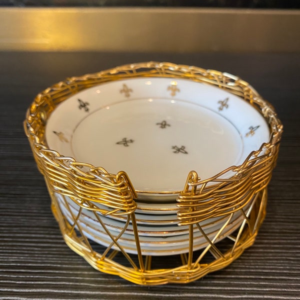 1950’s Set of 6 Andrea by Sadek Porcelain Fleur De Lis Coasters in Gold Metal Basket