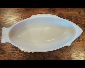 Vintage 18” Glasbake Milk Glass Fish Casserole Baking Dish