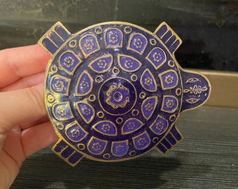 VINTAGE 1970S SOLID BRASS SEA TURTLE BELT BUCKLE HEAVY CAST SCULPTURAL STATEMENT Vintage 1970s Solid BRASS Sea TURTLE Belt Buckle Heavy Cast  main image 4
