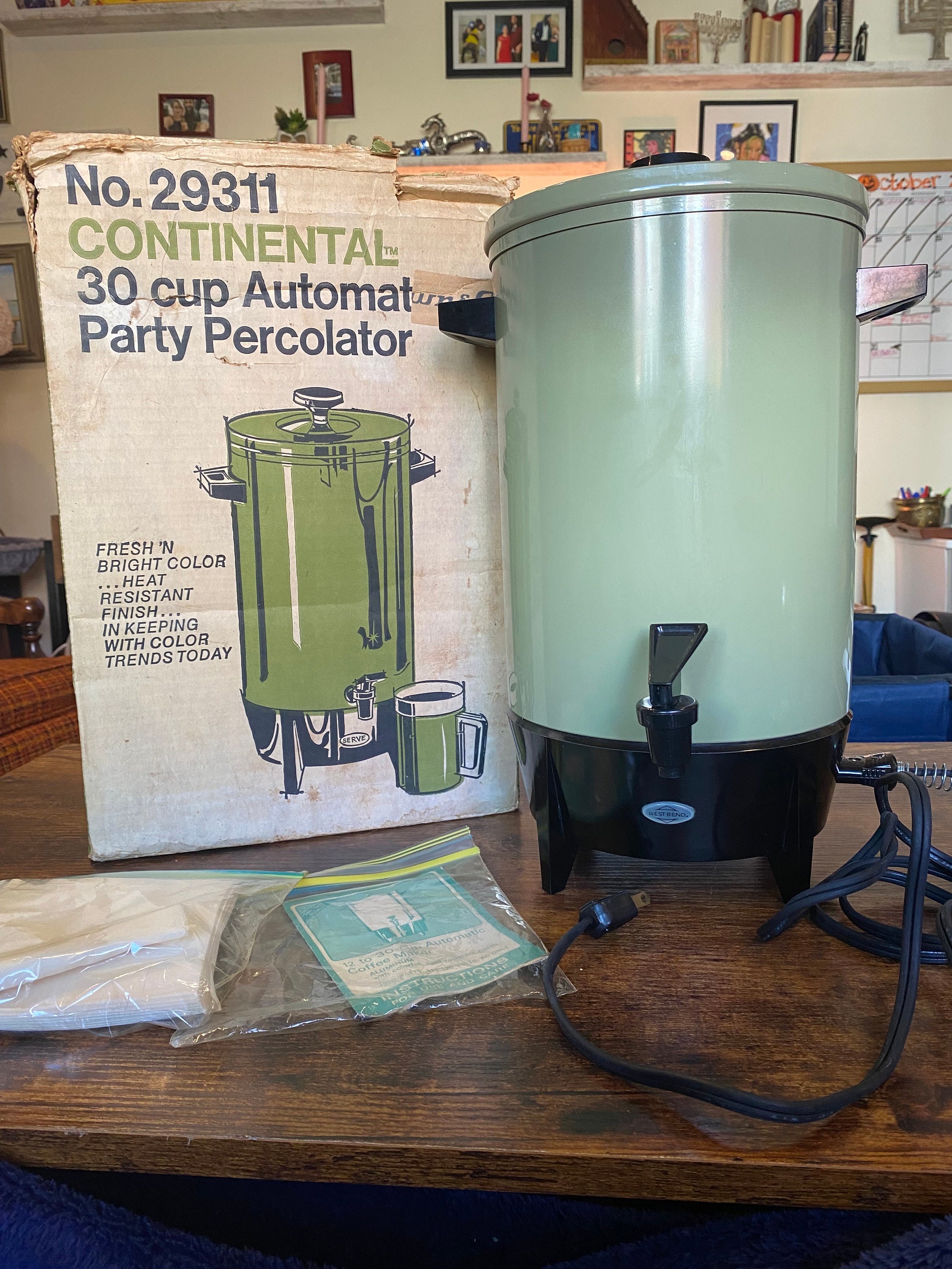 Vintage West Bend Party Perk Coffee Maker Automatic 12-30 Cup Percolator  Clean - Coffee Makers, Facebook Marketplace