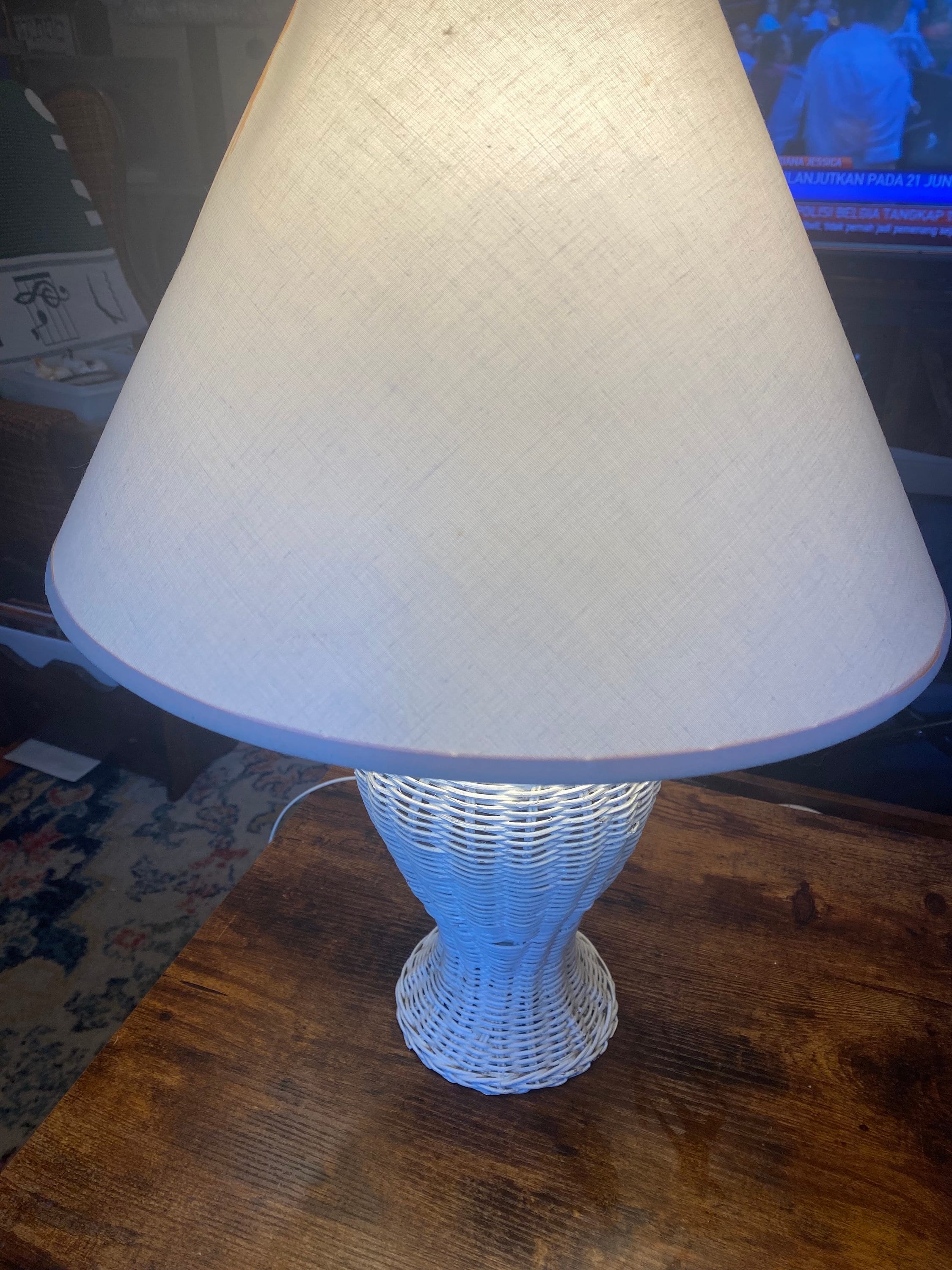 White wicker table sale lamps