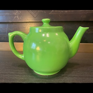 ミッドセンチュリーモダングリーンティーポット