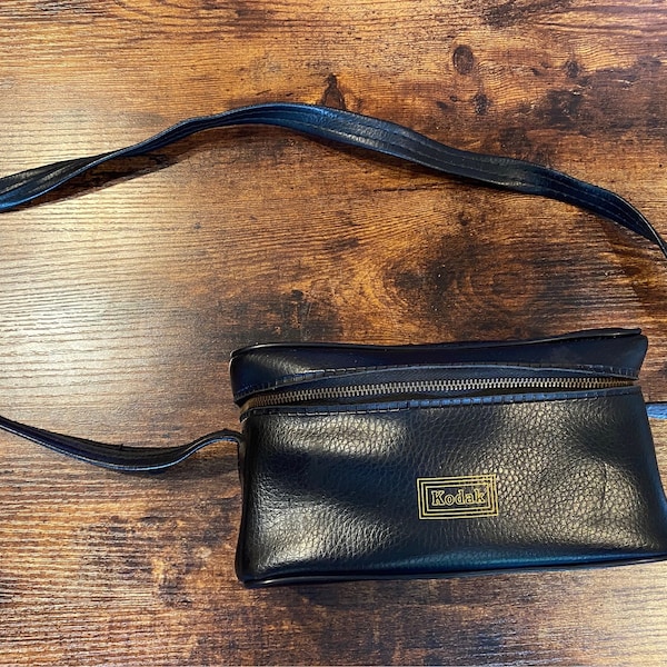 1980’s Kodak Black Vinyl Crossbody Camera Bag // Vintage Kodak Accessories