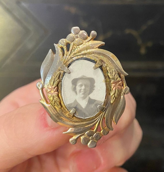 Vintage photo frame brooch - Gem Vintage photo frame brooch - Gem