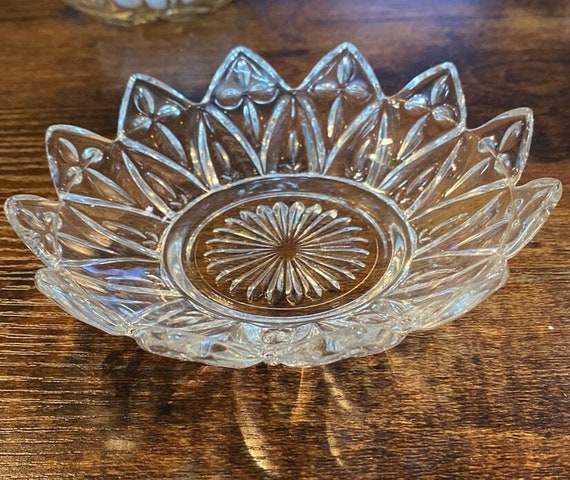Mid-Century Pressed Glass Flower Shaped Trinket D… - image 2