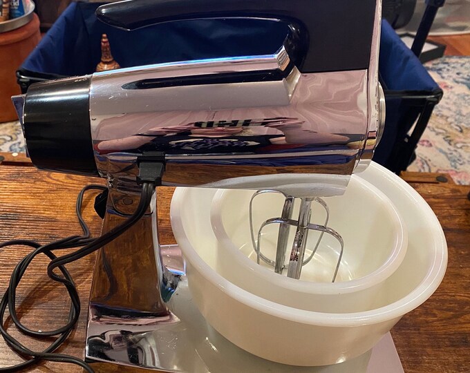 1970s WORKING Sunbeam Stand Mixer With 2 Milk Glass Bowls Etsy