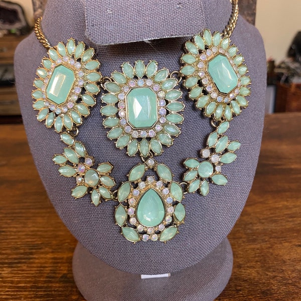 GORGEOUS Vintage Goldtone Statement Necklace with Mint Green Stones & Aurora Borealis