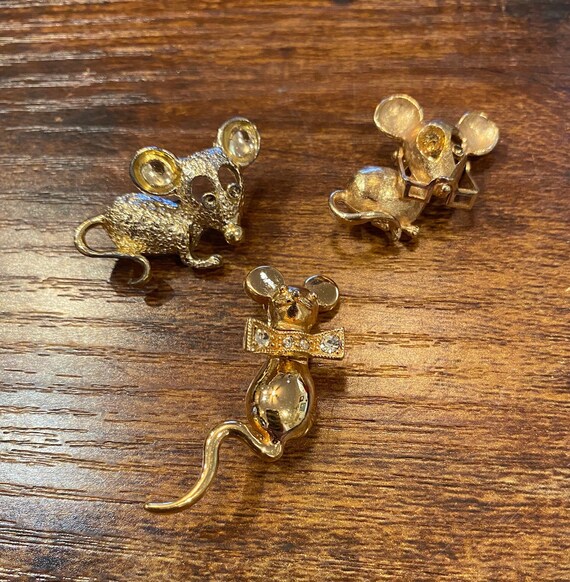 3 Unique Vintage Designer Goldtone Mouse Pins - image 1