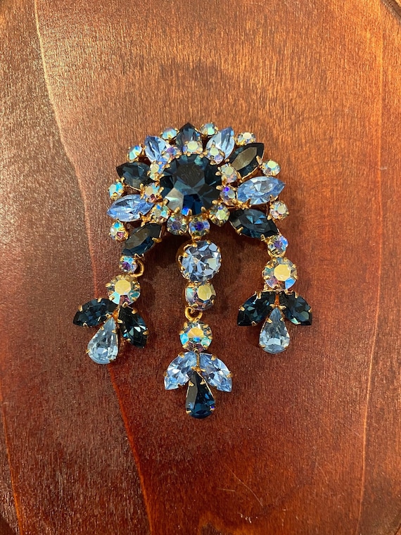 1960’s DAZZLING Brooch with Dangling Blue Stones a