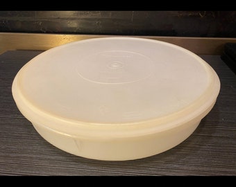 Vintage Large Tupperware Pie Saver Storage Container