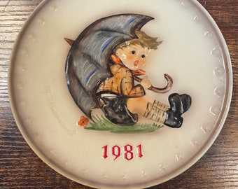 1981 M.J. Hummel 11th Annual Decorative Collectible Plate