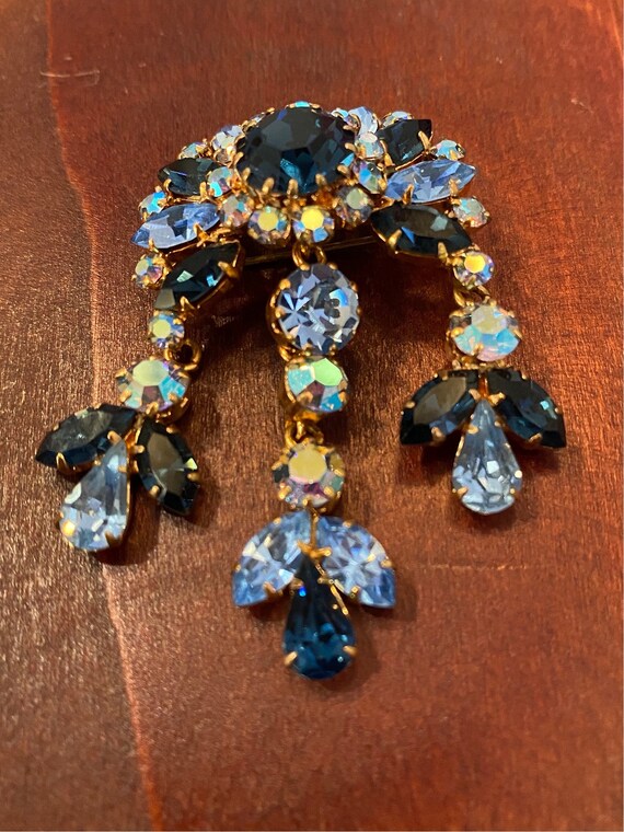 1960’s DAZZLING Brooch with Dangling Blue Stones … - image 4