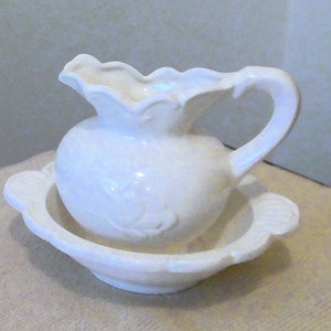 Finger washing bowl and pitcher