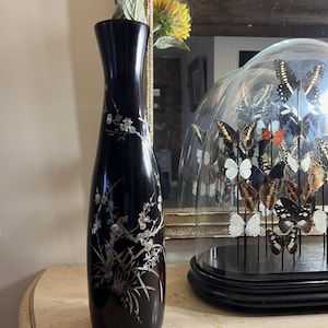 late 19thc early 20thc Japanese lacquer vase with MOP inlay