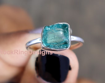 Raw Blue Apatite Ring, Natura Rough Apatite Ring, Apatite Silver Ring, Sterling Silver Ring, Raw Healing Crystal Ring, Uncut Raw Stone Ring