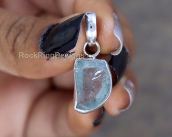 Colgante de plata de ley con aguamarina cruda y collar de cristal curativo