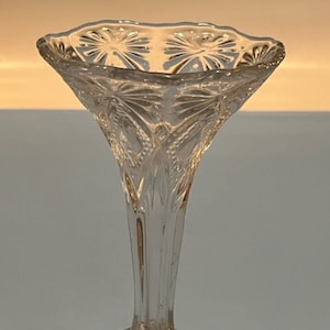 EAPG early american pressed glass Antique early 1900&#39;s  Trumpet vase diamond starburst pattern flower vase wedding vase