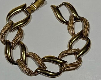 Napier signed Gold tone link bracelet Vintage