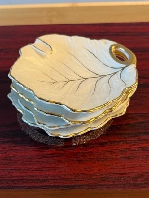 Occupied Japan 1945 to 1952 Set of 4 Porcelain Leaves Gold Gild