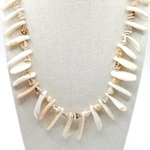 Vintage 1970s Seashell Necklace: Boho Beach Statement Piece