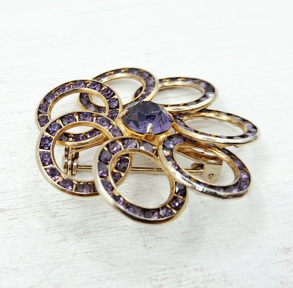 Vintage Purple Flower Rhinestone Brooch - Goldton… - image 4