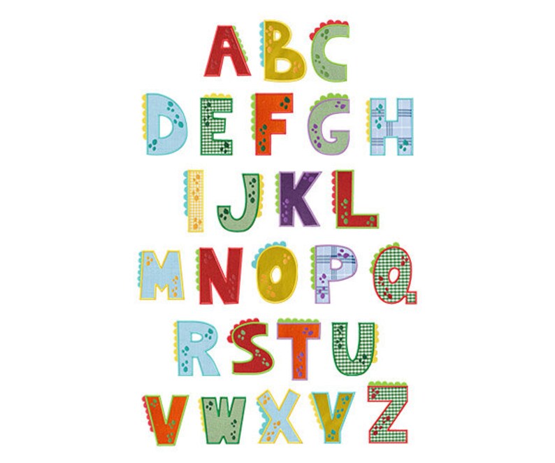 Pu&ograve; includere: Lettere dell'alfabeto colorate con diversi motivi e trame. Ogni lettera &egrave; contornata di bianco e ha un bordo ondulato.