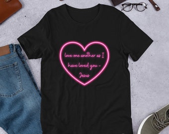 Amarse unos a otros camisa, camisa de las Escrituras, camisa del versículo bíblico, camisa espiritual, camisa del corazón, camisa de Jesús, camisa de amor, camiseta unisex