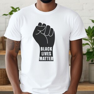 Black Lives Matter Fist T-shirt: Unisex Cotton Tee