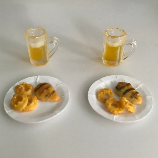 Grilled chicken breast w/onion rings & mugs of beer for 2 - realistic 1:12 scale dollhouse miniature food