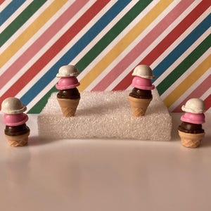1:6 Scale Ice Cream Cones and Ice Cream Cups - Dollhouse Miniature Desserts