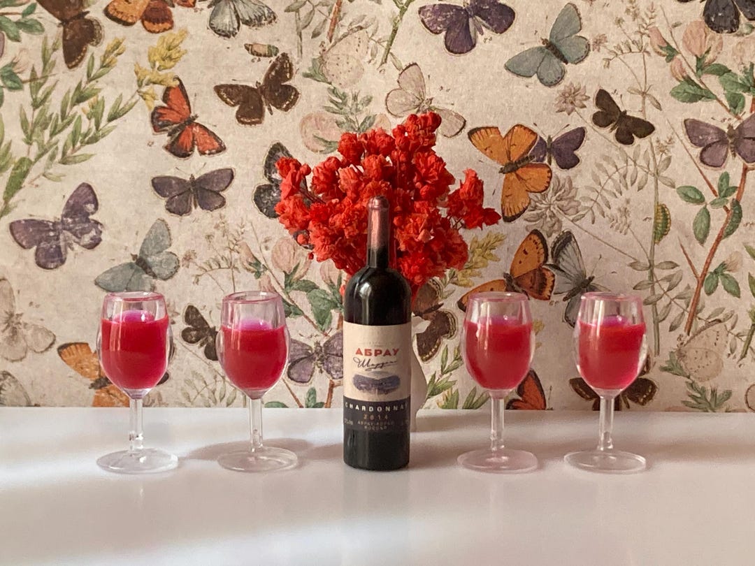 20PCS Dollhouse Miniature Wine Glasses - 1:12 Scale PVC Red Wine Cups For Doll Kitchen Accessories
