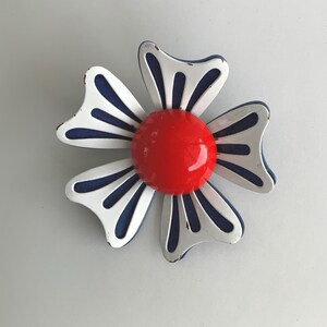 Vintage patriotic brooch. Red, white and blue big button flower brooch. Unsigned.