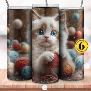Raggie Cat 20 Oz Skinny Tumbler Wrap, Fell Baby Katze Sublimationsbecher Design-Vorlage, digitaler Download, Katze mit Wollbällen PNG Design