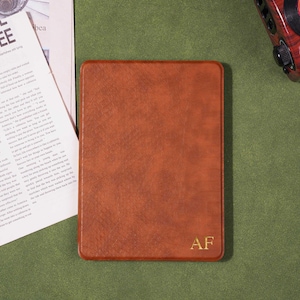 Personalised Crocodile-pattern leather Kindle case, Kindle paperwhite 12th gen case Kindle 11th 6" case, Kobo Ebook cover, Gifts for Him Brown (Style C)