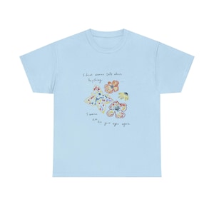 Adrianne Lenker cualquier cosa / quiero besar tus ojos otra vez / diseño de camiseta con letra canciones álbum imagen 4