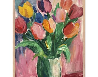 緑の花瓶に入ったチューリップの額入りポスター – 鮮やかな花の絵画