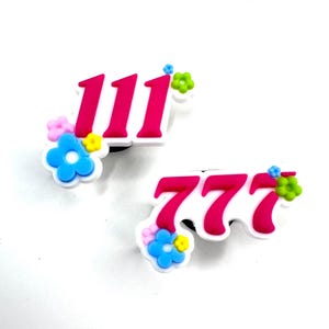 Pingente de sapato com número de anjo - acessório de sapato manifest - pingentes de boas vibrações - ideia de presente positiva - pingente 111 777 - acessórios para tamancos - diário