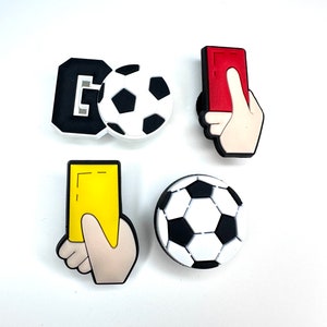 Pendentifs chaussure de football - breloques sabots style football - breloques football - vie footballistique - accessoire coloré - penalty - carton jaune - carton rouge