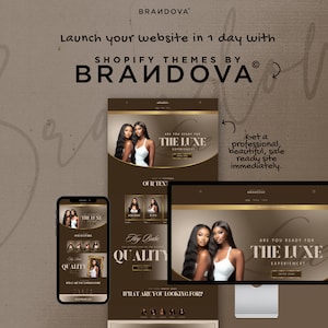 Puede incluir: Una maqueta de sitio web que muestra un tema de Shopify para un negocio de extensiones de cabello. El tema presenta un esquema de color dorado y negro con un enfoque en extensiones de cabello de alta calidad. El texto "&iquest;Est&aacute;s listo para The Luxe Experience?" se muestra en el sitio web.