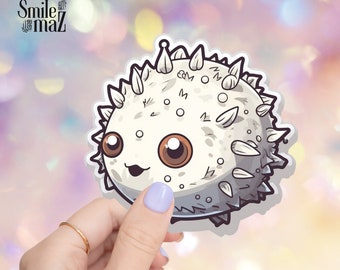 Pegatina de pez globo kawaii: vinilo impermeable de criatura marina