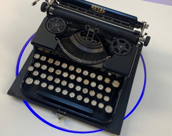 Roaring Twenties Reborn: 1928 Royal Portable Typewriter - A Testament to Timeless Craftsmanship
